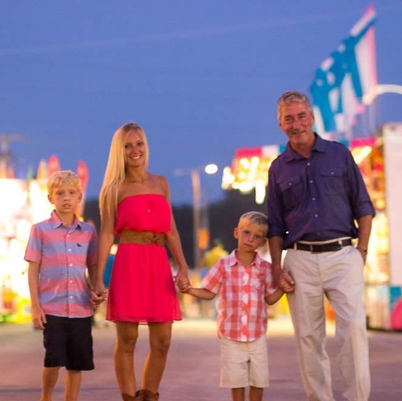 Meet your Posher, Katie - Picture 1 of 1